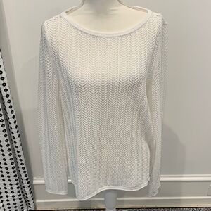 Lilly Pulitzer White Lightweight Knit Long Sleeve Top. Large. Has ✨ sparkles